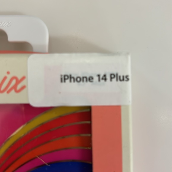 NWT iPhone 14 Plus rainbow heart MagSafe compatible phone case Sonix - Picture 2 of 3